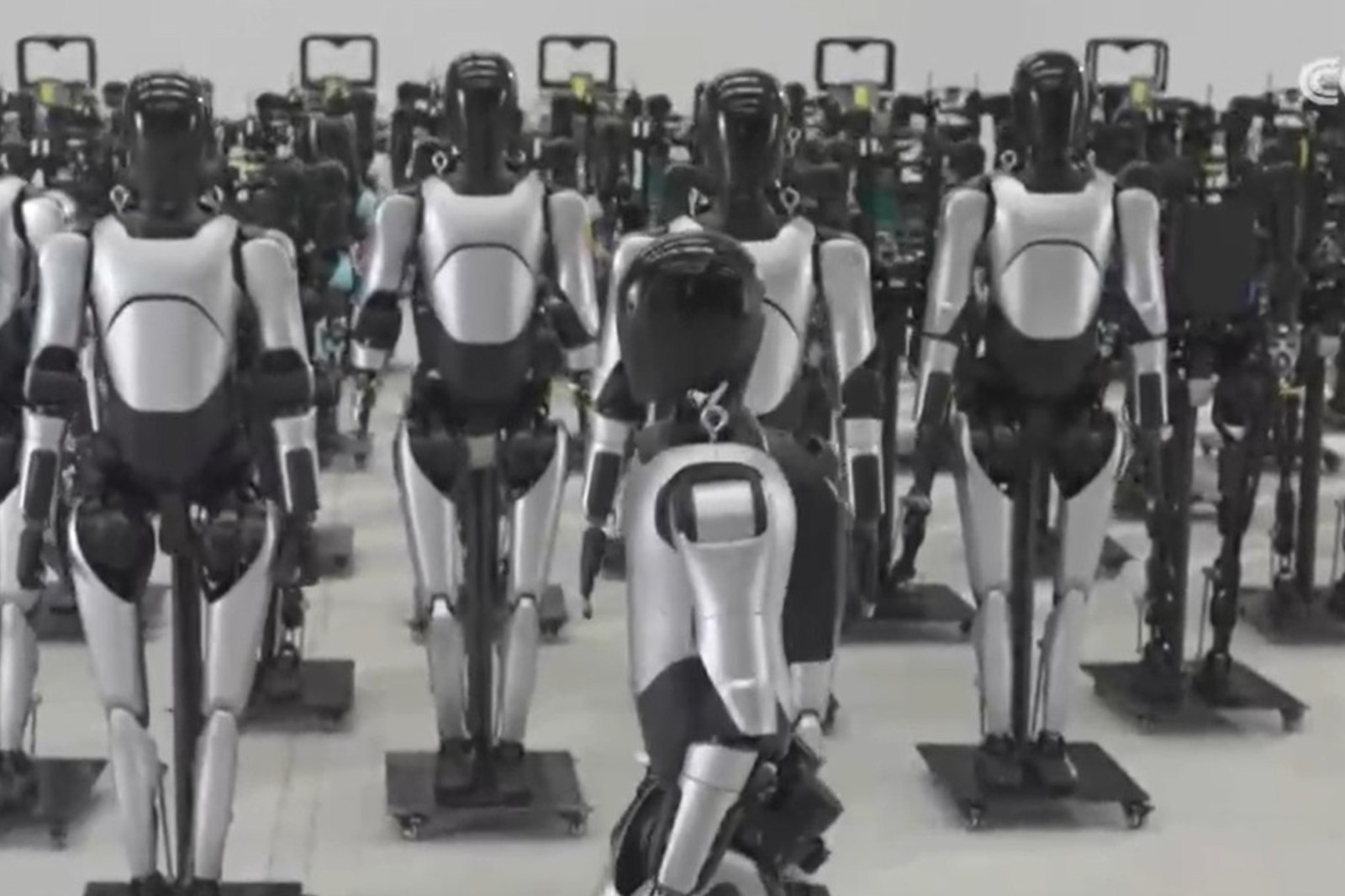 央视报道！揭秘DB多宝视讯机器人量产超级工厂