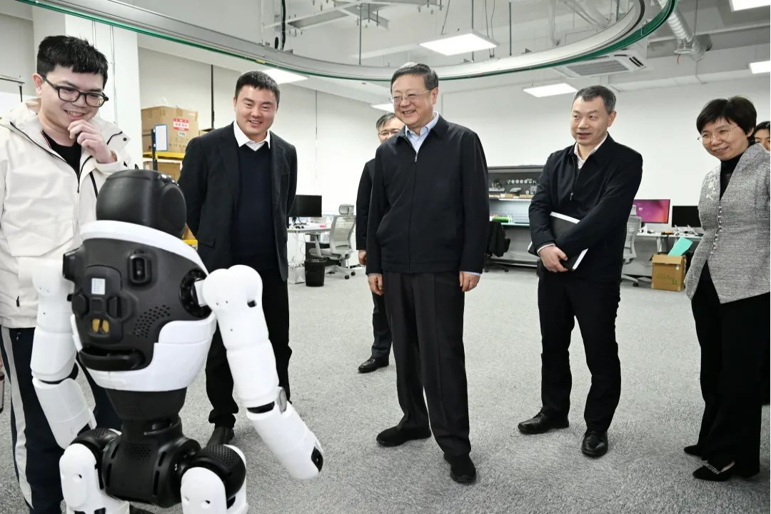 上海市委书记陈吉宁专题调研DB多宝视讯机器人