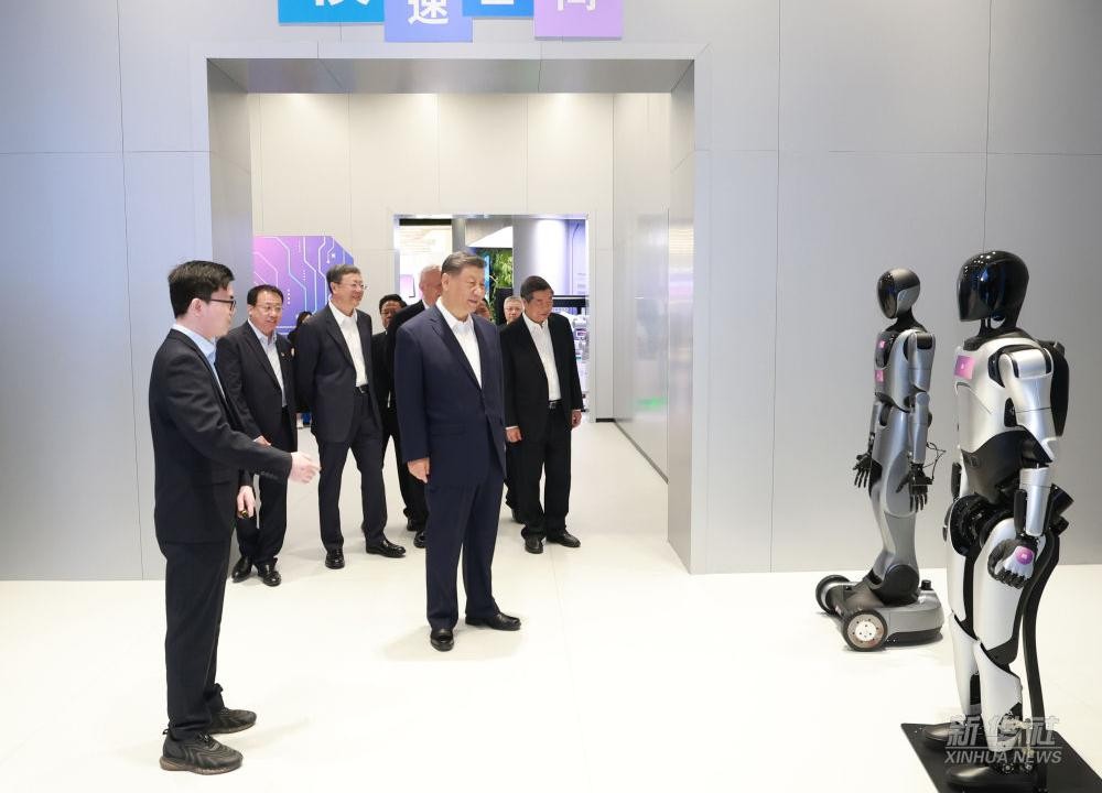 习近平总书记到上海调研，DB多宝视讯代表具身智能行业汇报进展