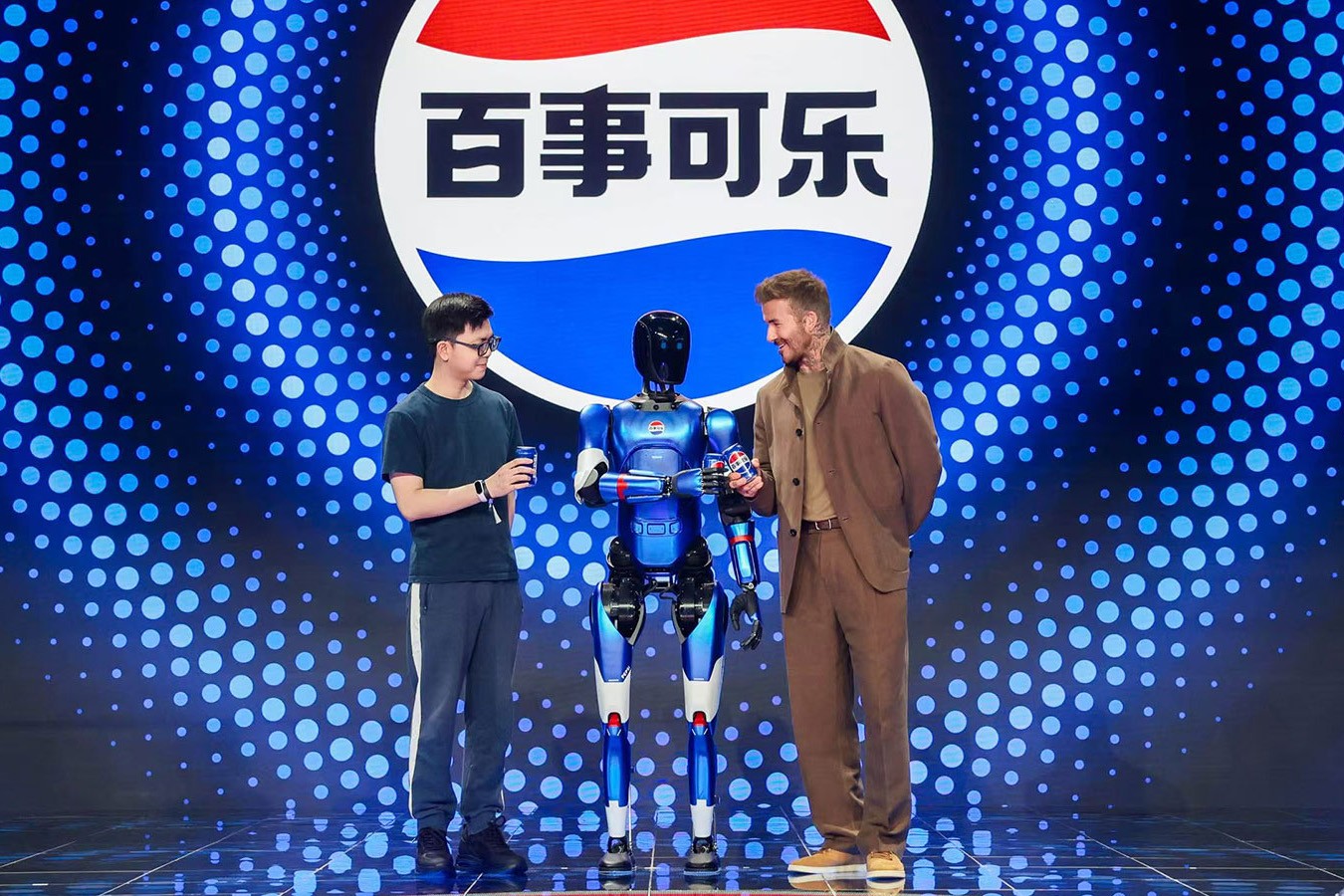 DB多宝视讯机器人携手百事中国共创“百事蓝宝” 共燃渴望新章